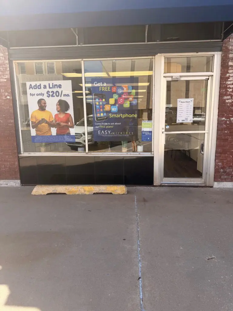 EASY Wireless Lifeline phone store at 111 E Broadway in Enid, Oklahoma