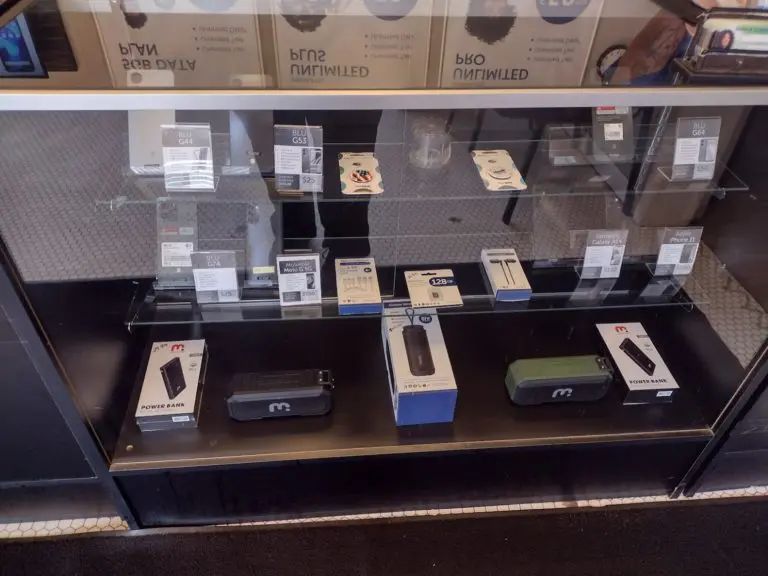 EASY Wireless Lifeline phone store on East Broadway Avenue in Seminole, Oklahoma