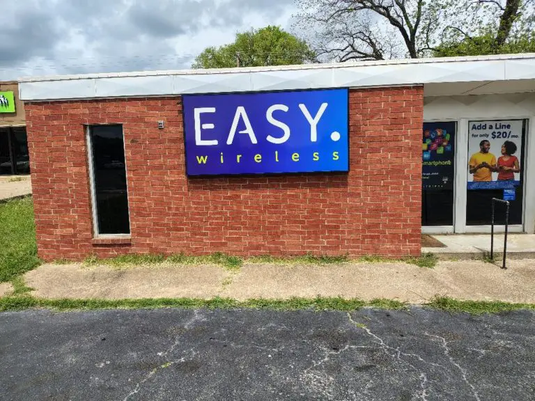 EASY Wireless store in Okmulgee, Oklahoma offering Lifeline phone service