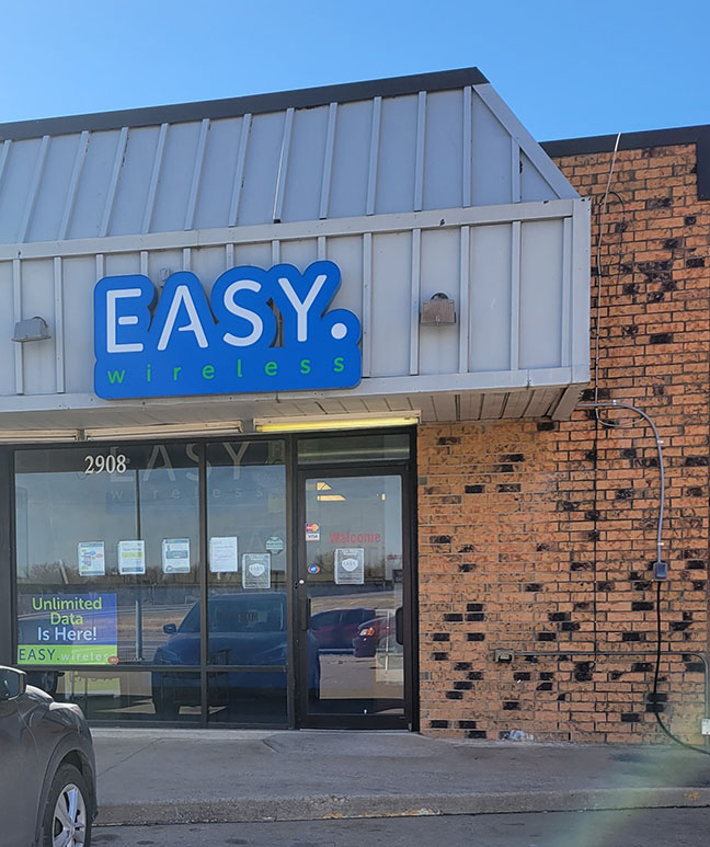Front of building - Lawton Store - EASY Wireless