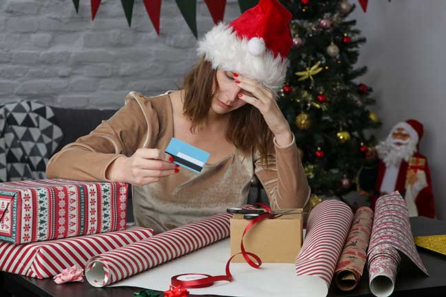 How Do I Avoid Overspending on Christmas Gifts with Little Time Left?
