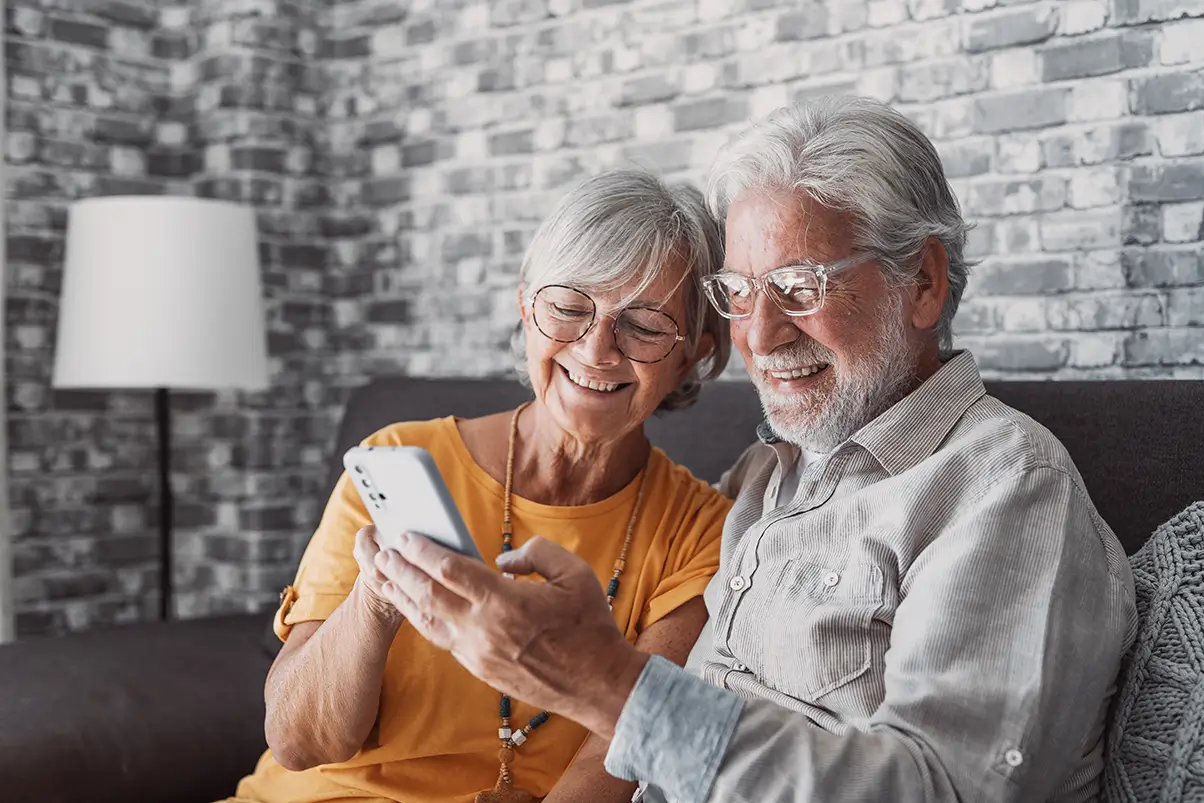 Why Seniors Love EASY Wireless Our Commitment to Simplicity and Savings
