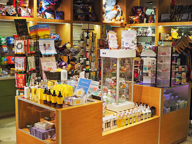 limit souvenir and gift shopping