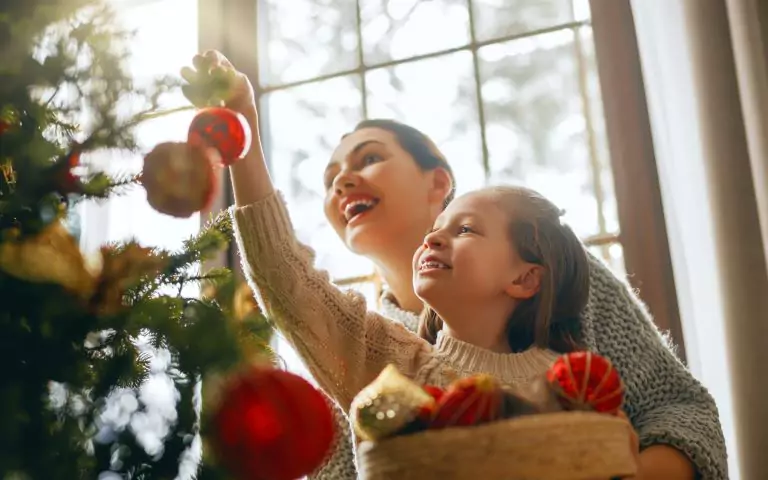 Apply for Single Mom Help with Christmas: Programs and Resources You Can Use